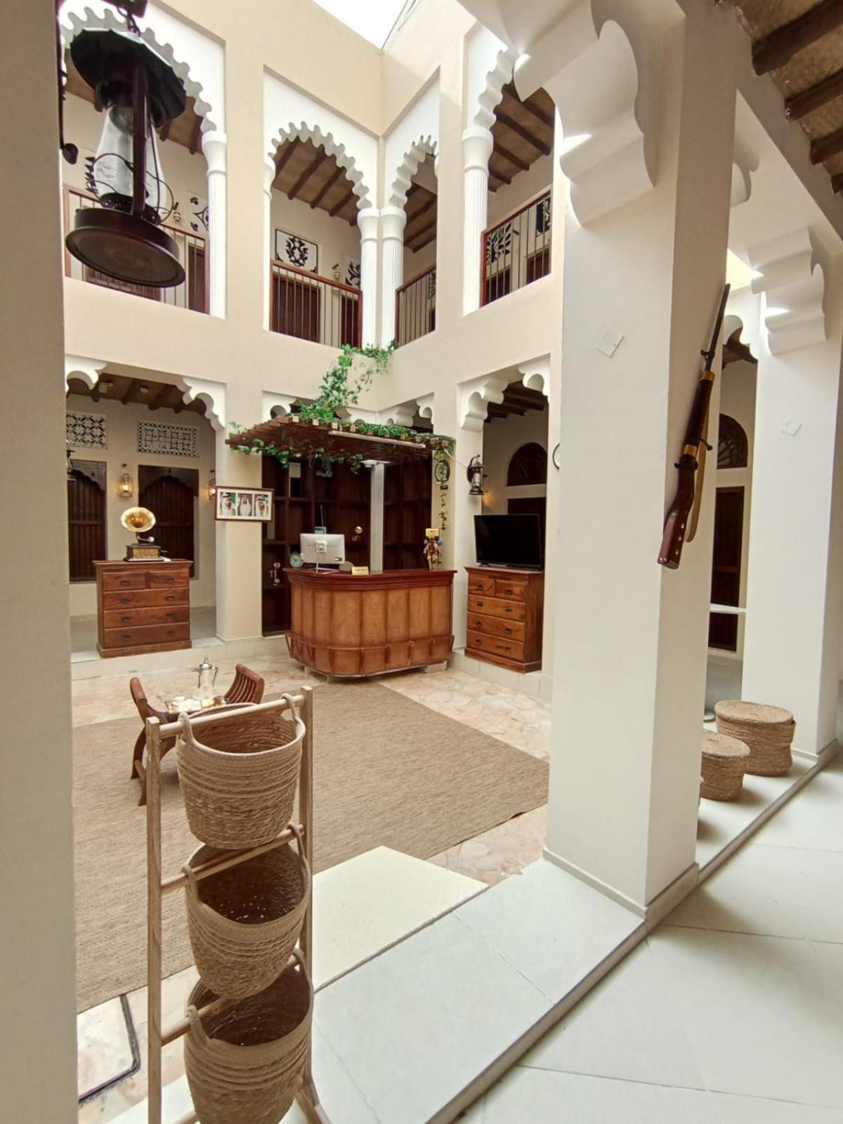 Hyba Heritage Hotel Дубай Экстерьер фото